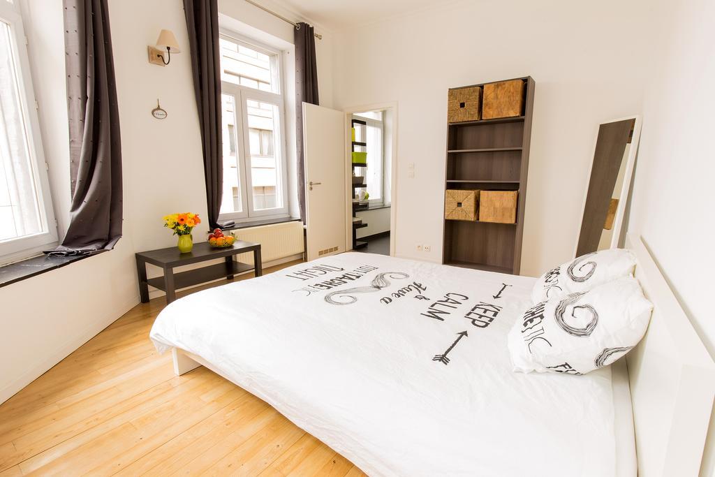 Urban City Centre Hostel Brussels Exterior photo